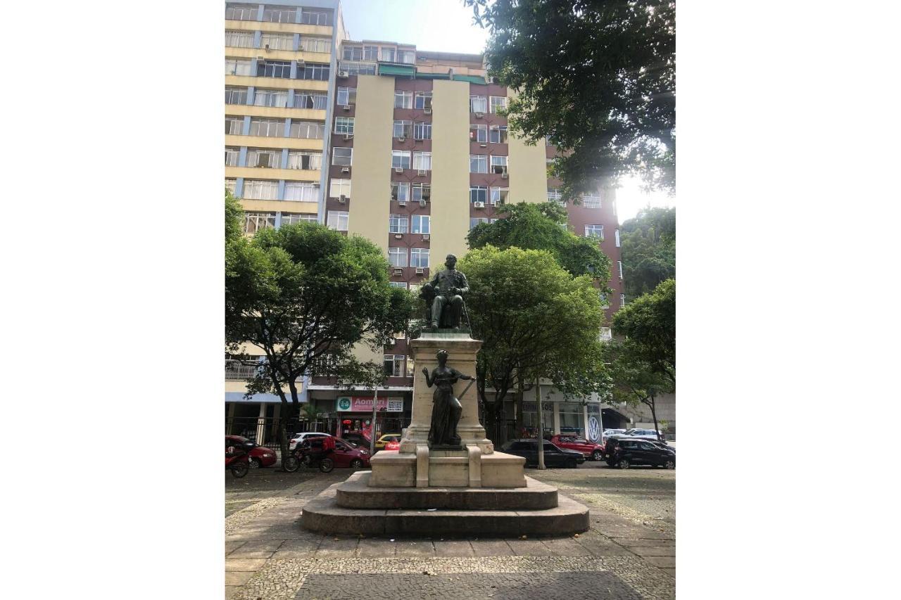 Copacabana rua tranquila e arborizada perto de tudo Posto 2 Rio de Janeiro Exterior foto