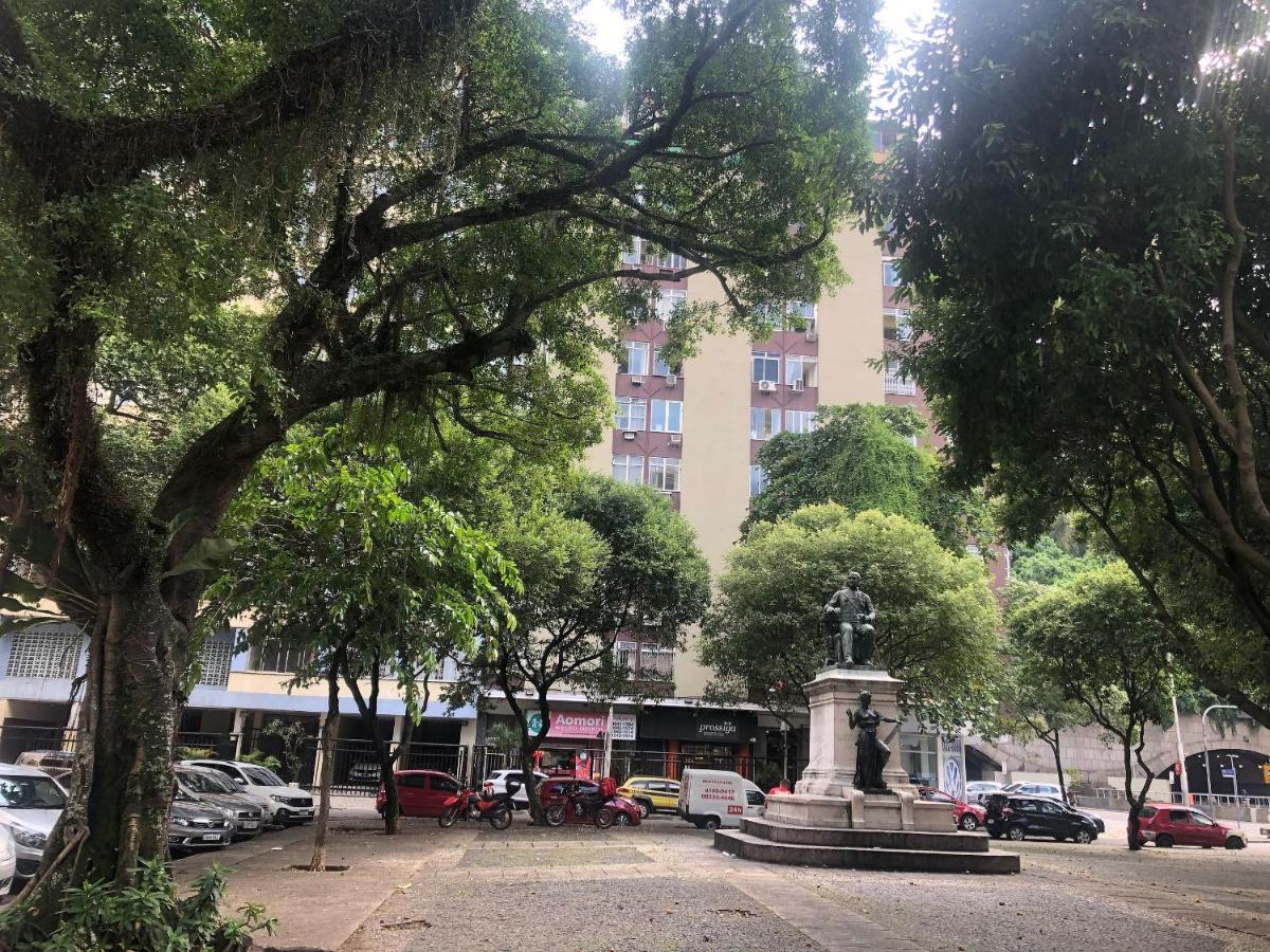 Copacabana rua tranquila e arborizada perto de tudo Posto 2 Rio de Janeiro Exterior foto